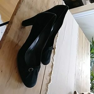 Black formal heels